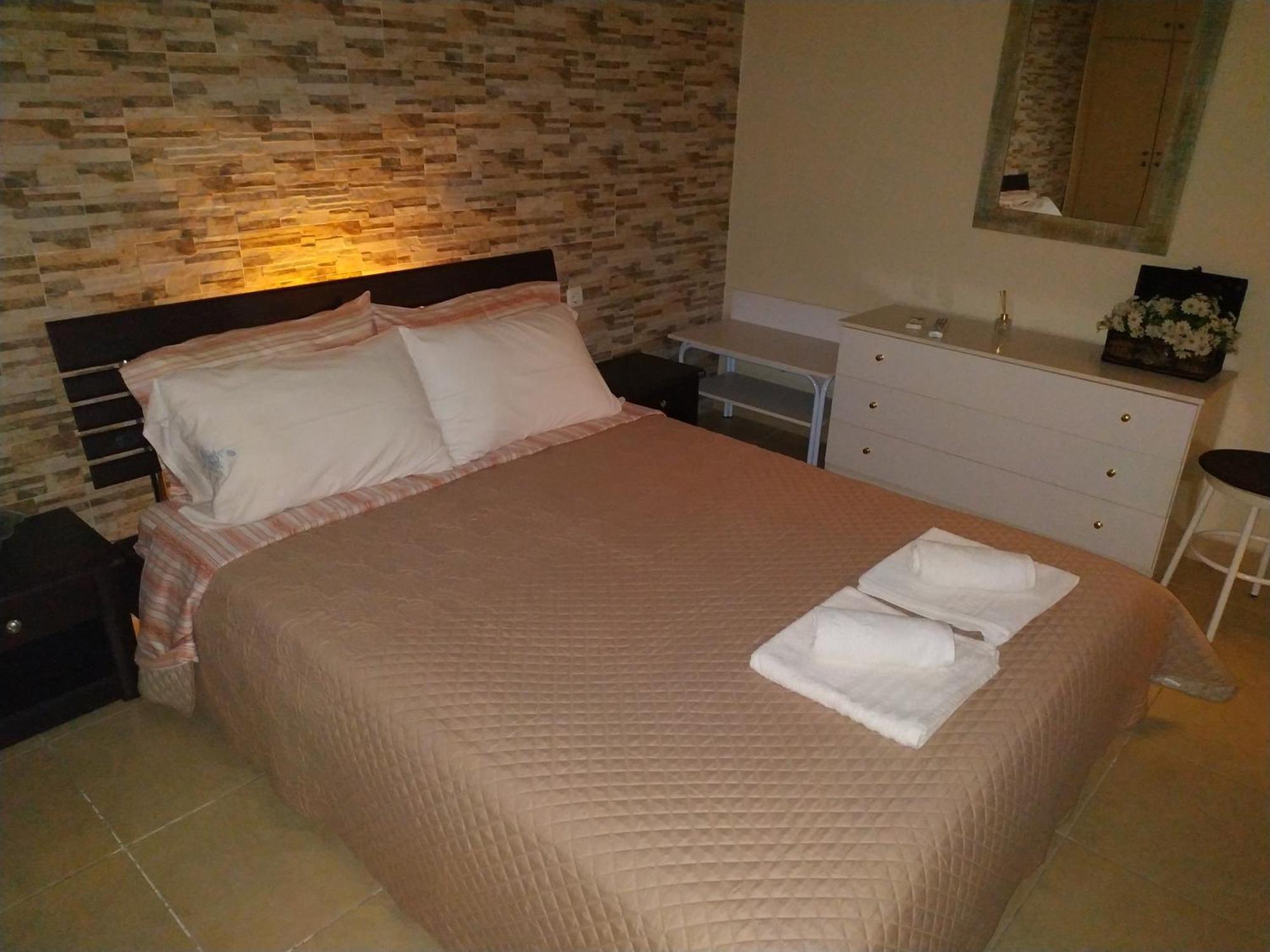 Linda'S House Villa Agriá Phòng bức ảnh